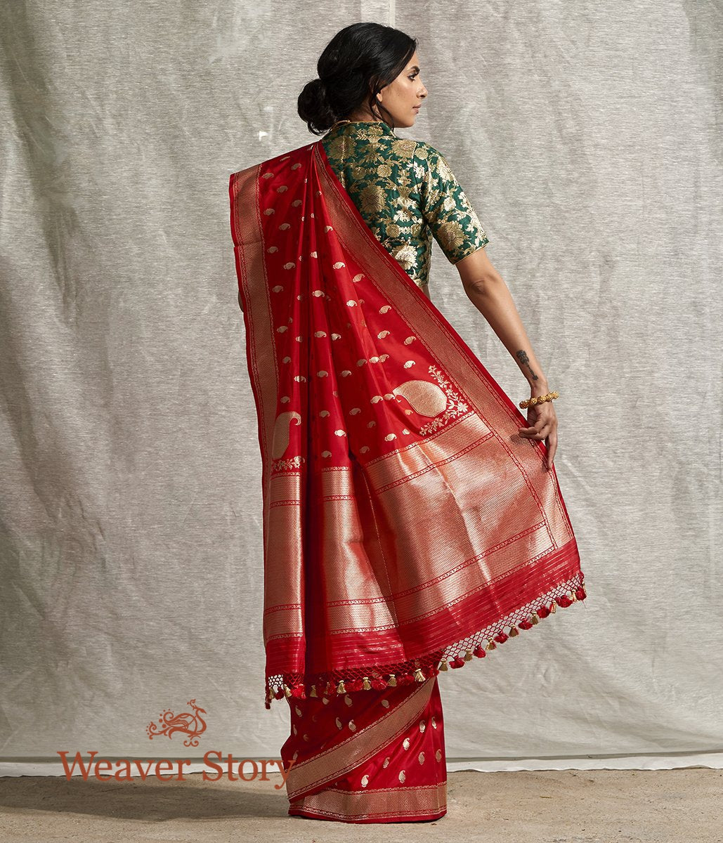 Handwoven_Red_Paisley_Booti_Saree_with_Konia_WeaverStory_03