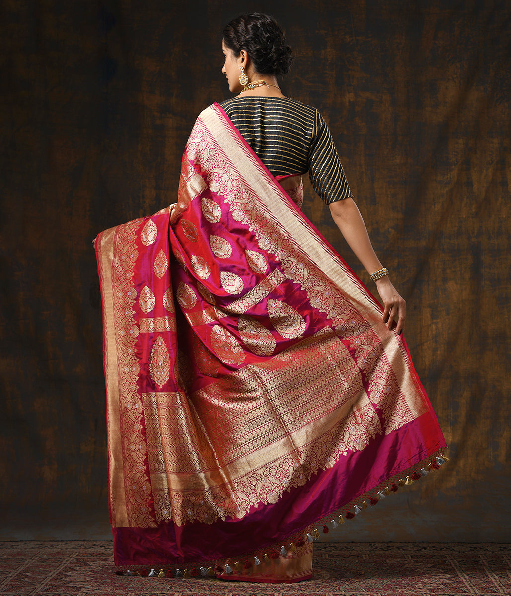 Handloom_Pink_and_Purple_Dual_Tone_Banarasi_Jangla_WeaverStory_03