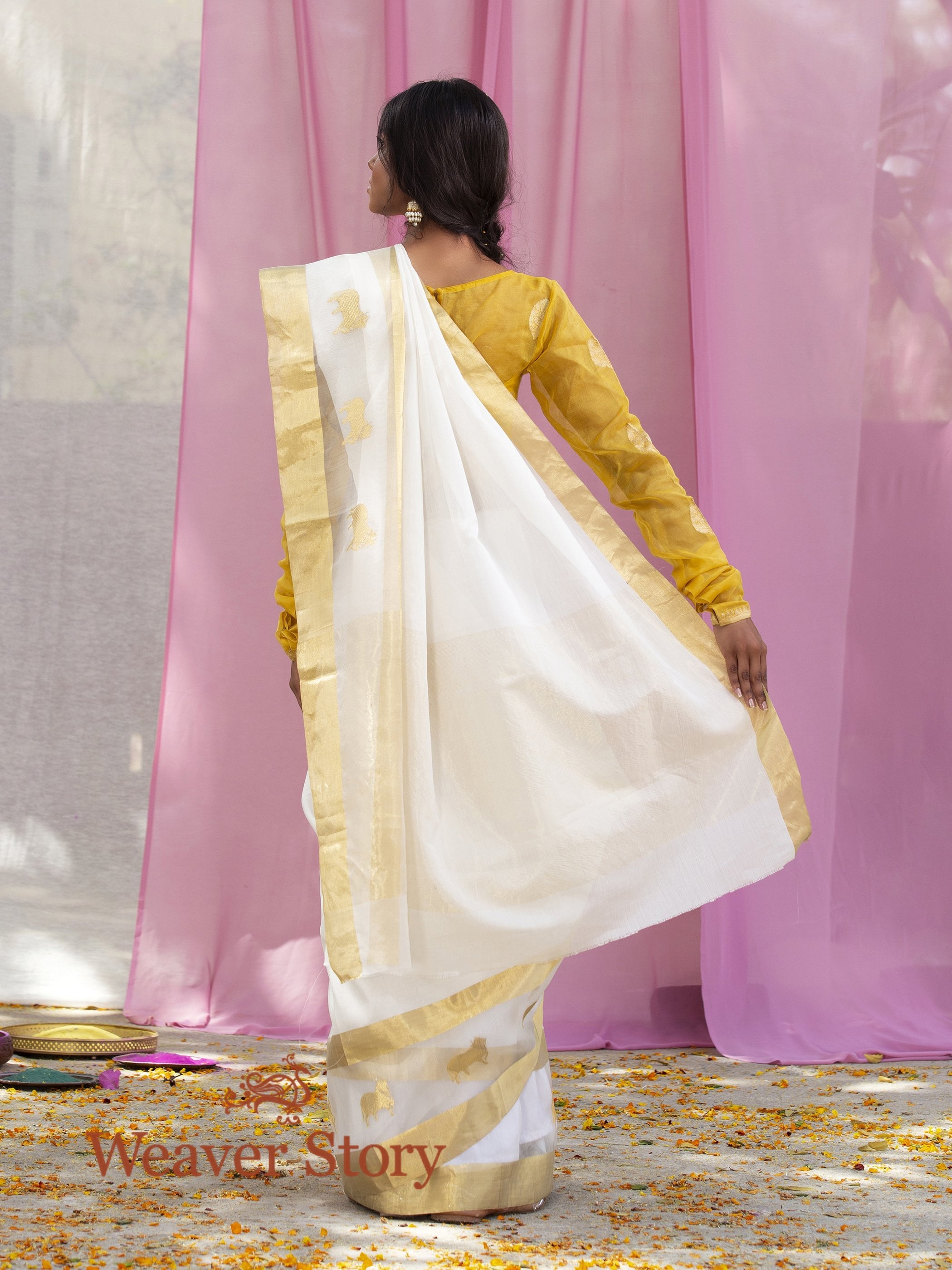 Handwoven_White_Mercerised_Cotton_Chanderi_Saree_with_Zari_Motifs_WeaverStory_03