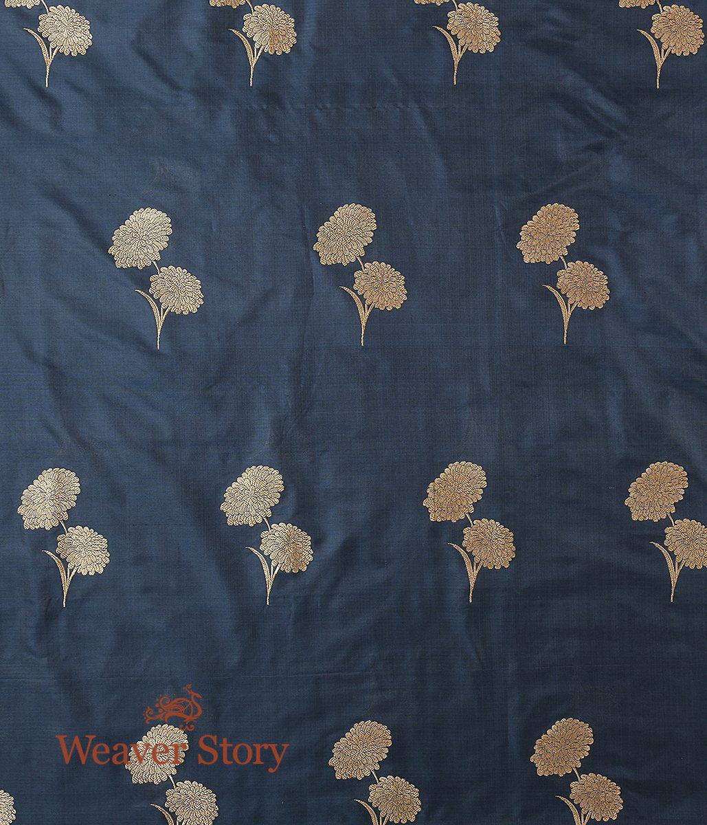 Handloom_Grey_Kadhwa_Boota_Silk_Fabric_WeaverStory_03