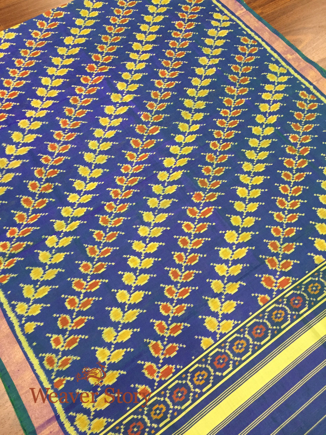 Handloom_Rajkot_Patola_Silk_Dupatta_in_Blue_and_Green_Dual_Tone_WeaverStory_02