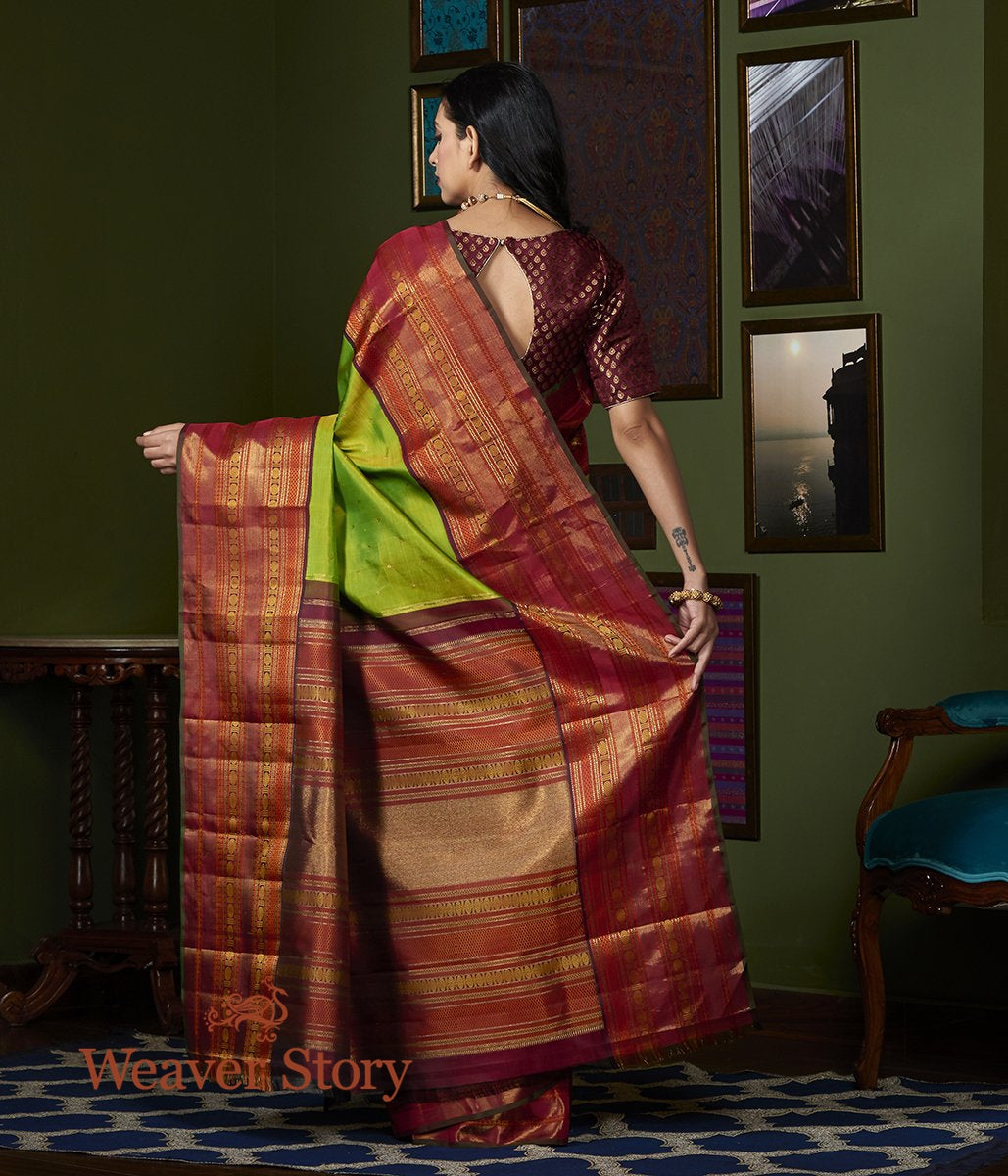 Handloom_Green_Kanjivaram_Silk_Saree_with_Wine_Border_WeaverStory_03