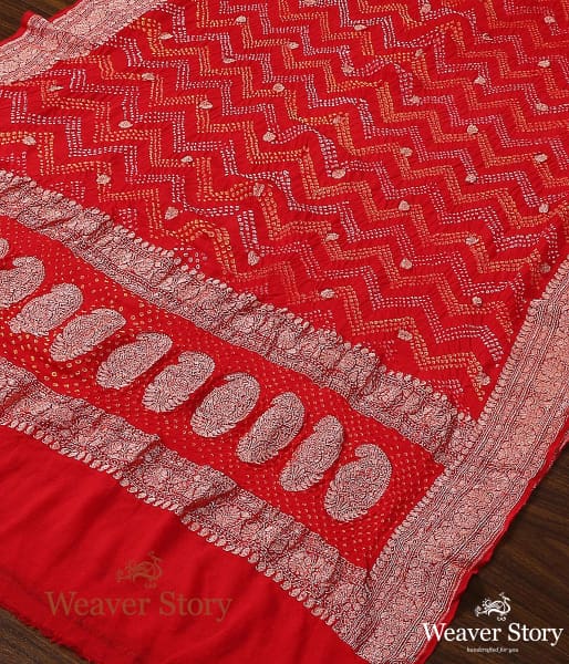 Handwoven_Red_Kadhwa_Bandhani_Dupatta_WeaverStory_03