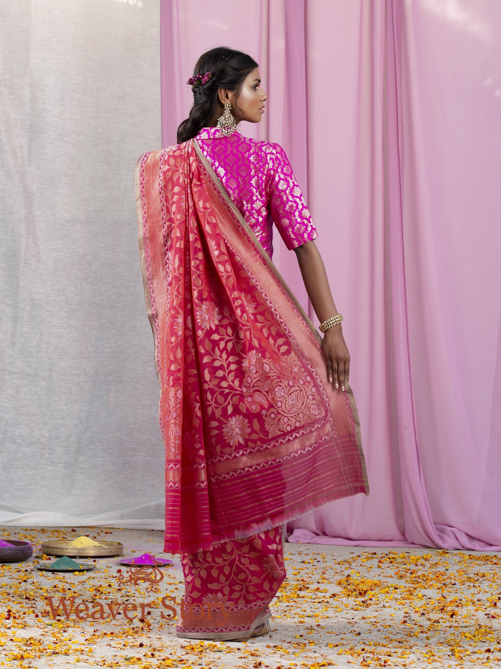 Handwoven_Pink_Cotton_Raktambari_Saree_WeaverStory_03