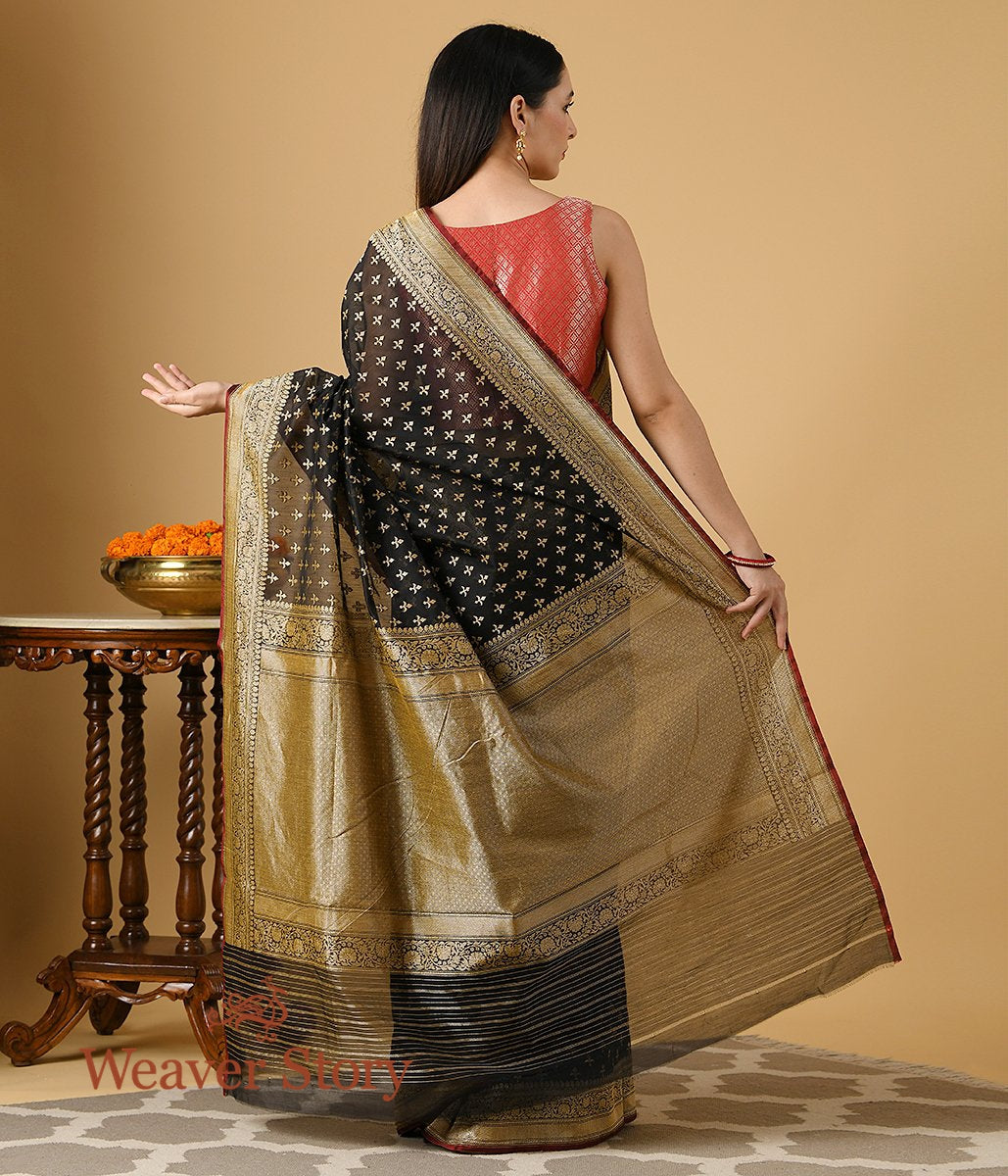 Handloom_Black_Banarasi_Cotton_Saree_with_Leaf_Motifs_WeaverStory_03