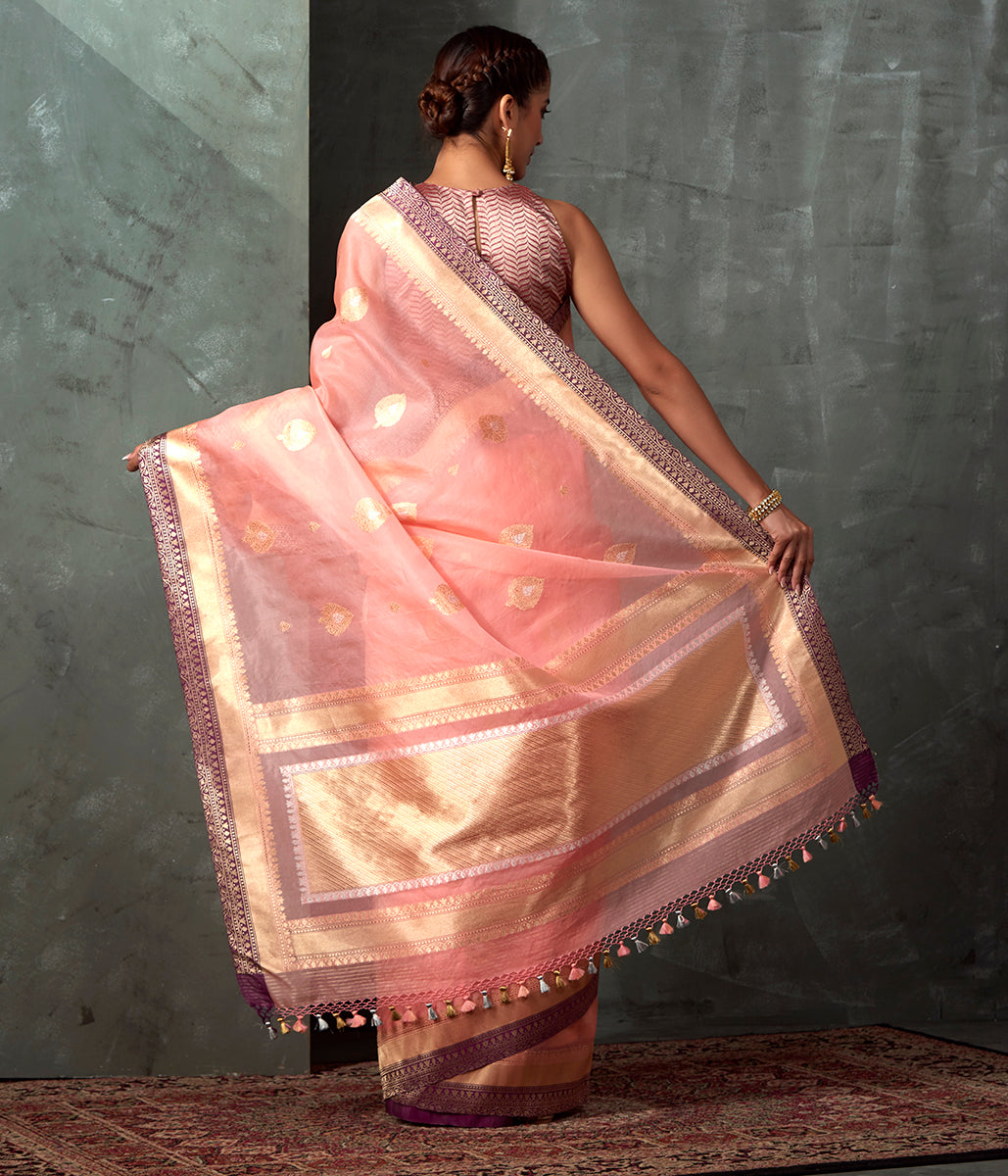 Handloom_Light_Peach_Kadhwa_Kora_Saree_with_Wine_Selvedge_WeaverStory_03