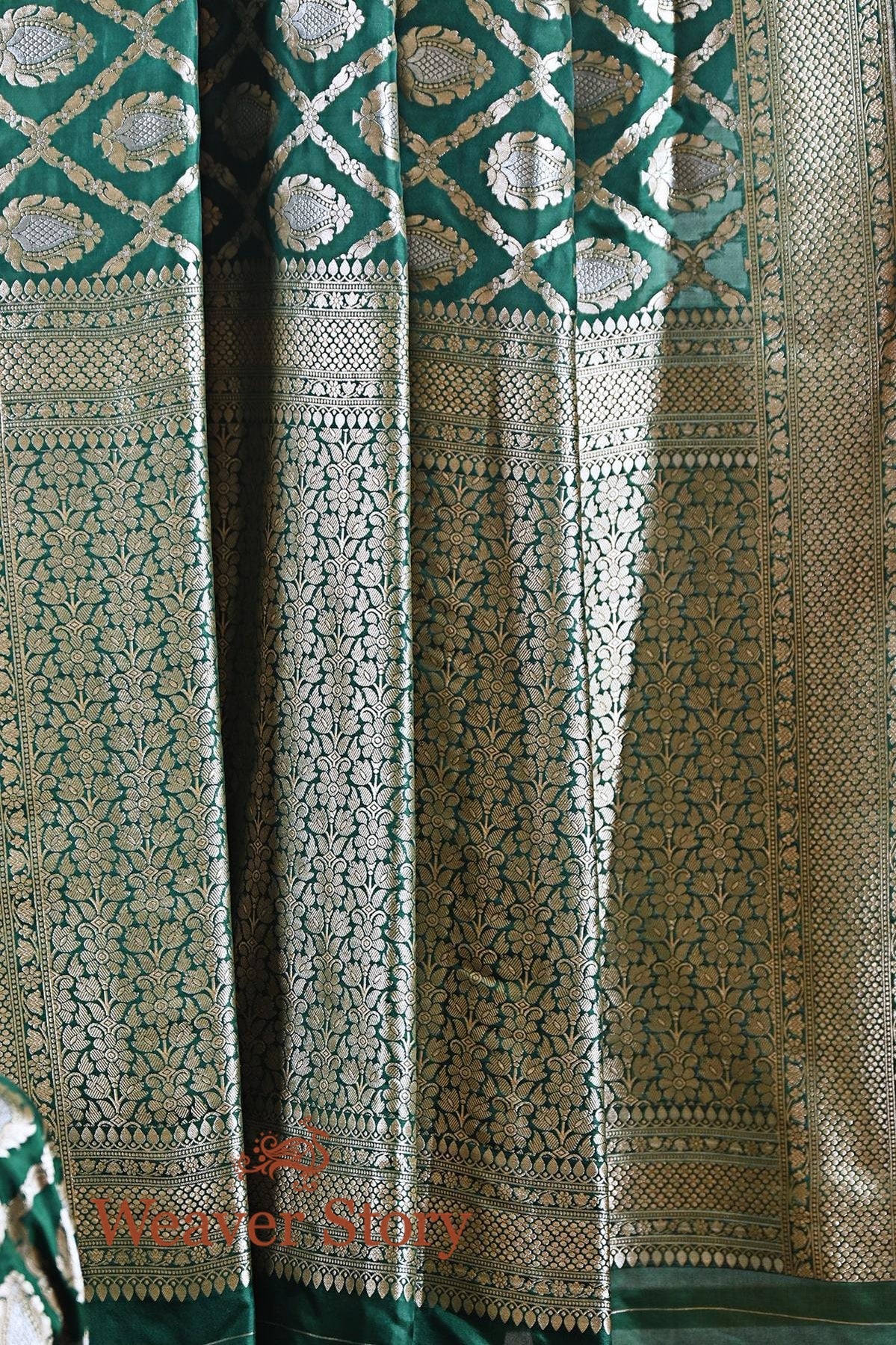 Emerald_Green_Handloom_Banarasi_Katan_Silk_Saree_WeaverStory_03