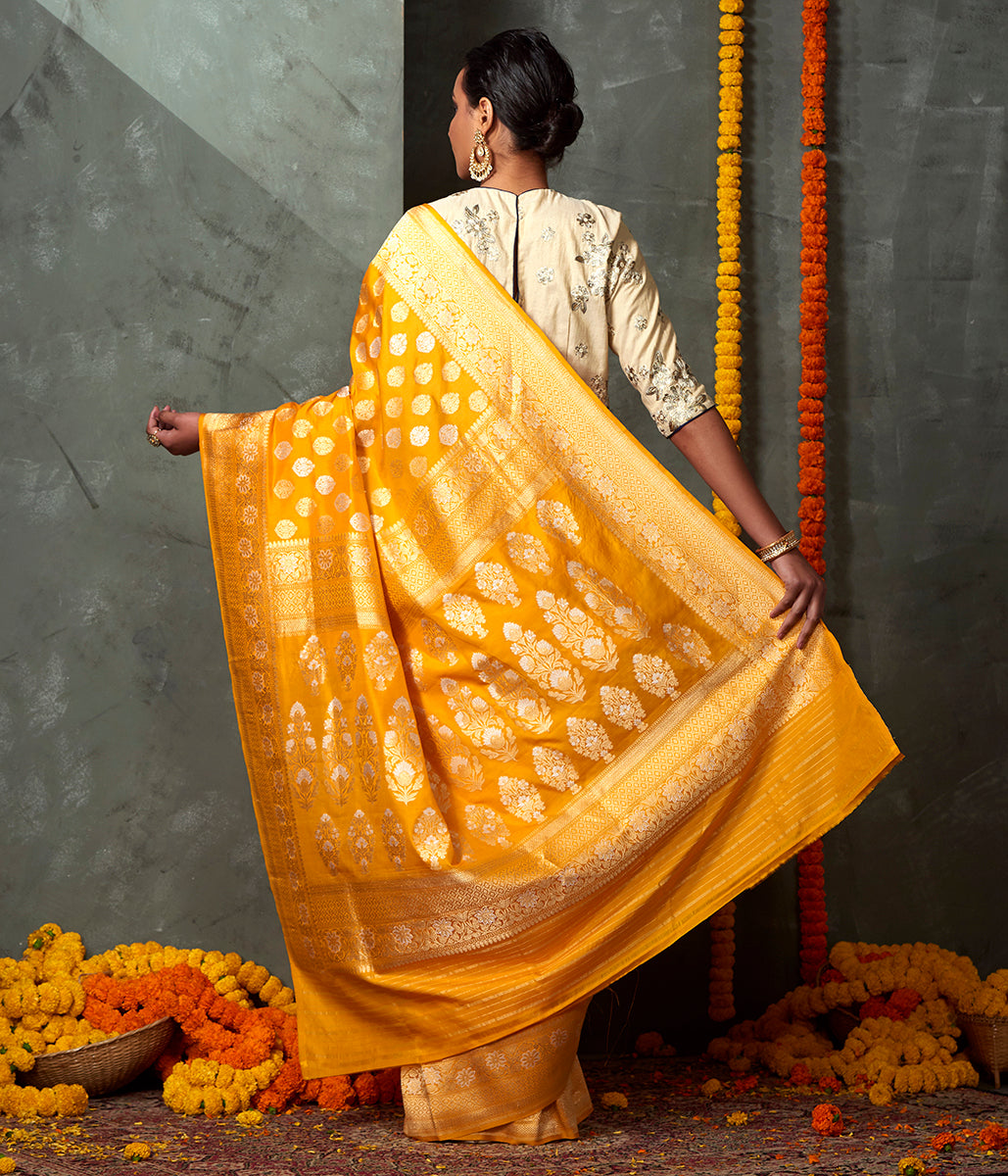 Handloom_Mango_Yellow_Kadhwa_Jangla_WeaverStory_03