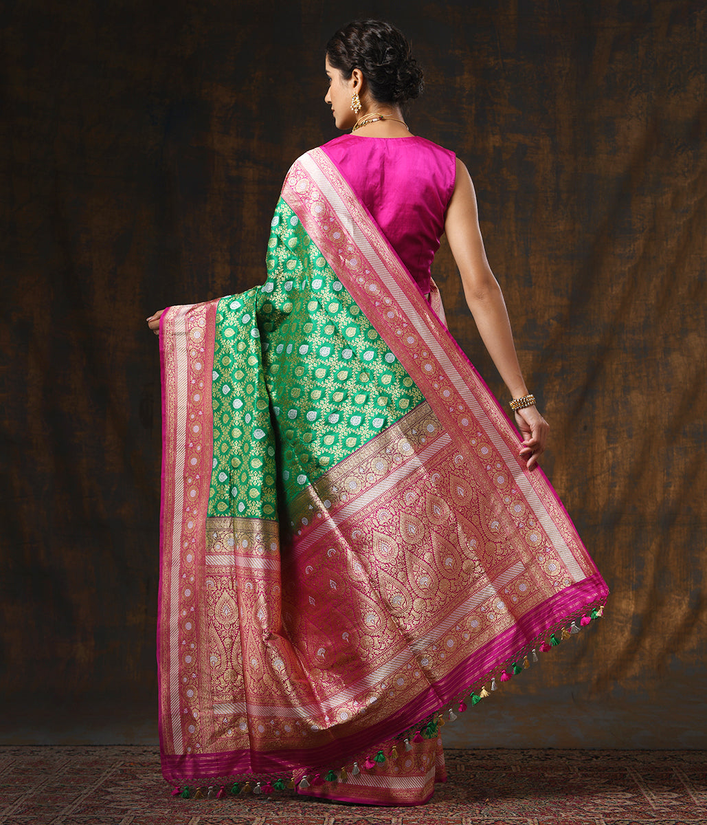 Handloom_Kadhwa_Banarasi_Jangla_in_Green_with_a_Contrast_Pink_Border_WeaverStory_03