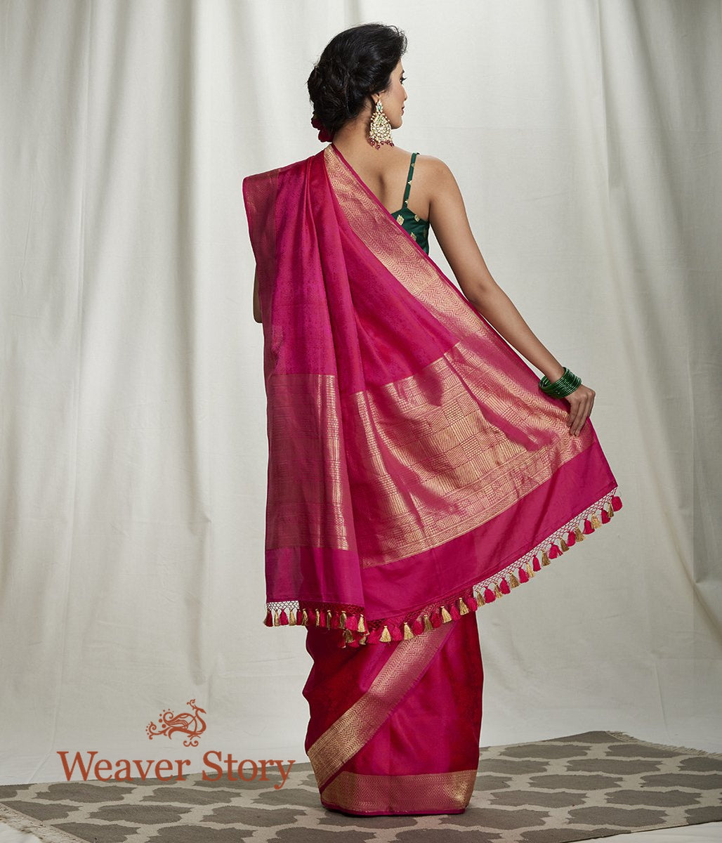 Handwoven_Majenta_Self_Weave_Tanchoi_Saree_with_Chevron_Border_WeaverStory_03