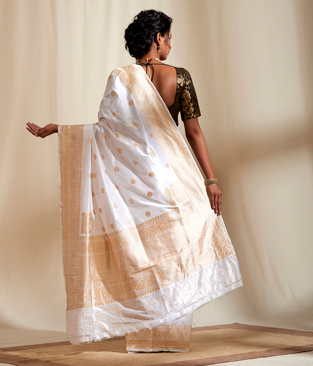 Milky_White_Kadhwa_Banarasi_Handloom_Saree_with_konia_Pallu_and_chand_Boota_WeaverStory_03