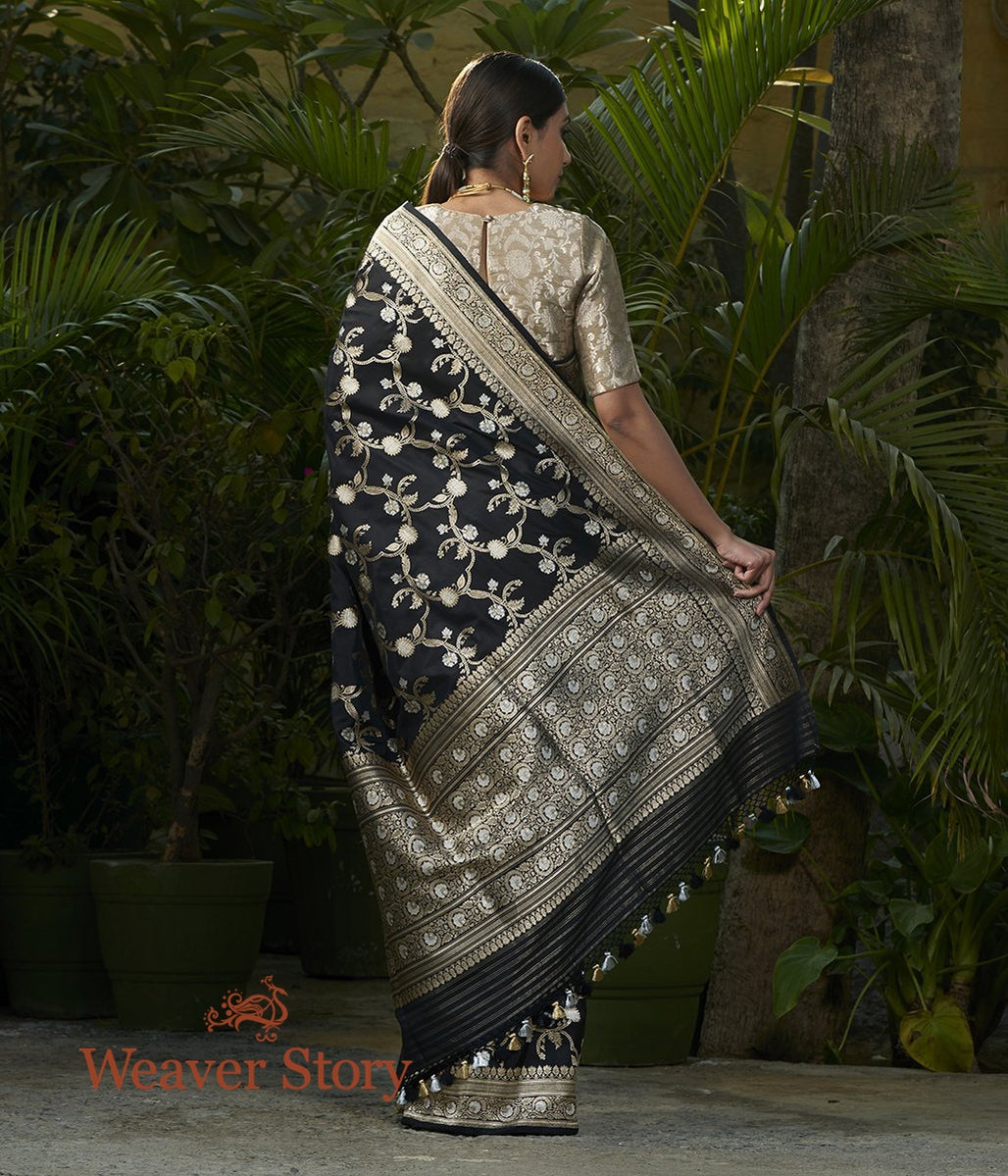 Handloom_Black_Sona_Rupa_Kadhwa_Jangla_Saree_with_Pink_Blouse_WeaverStory_03