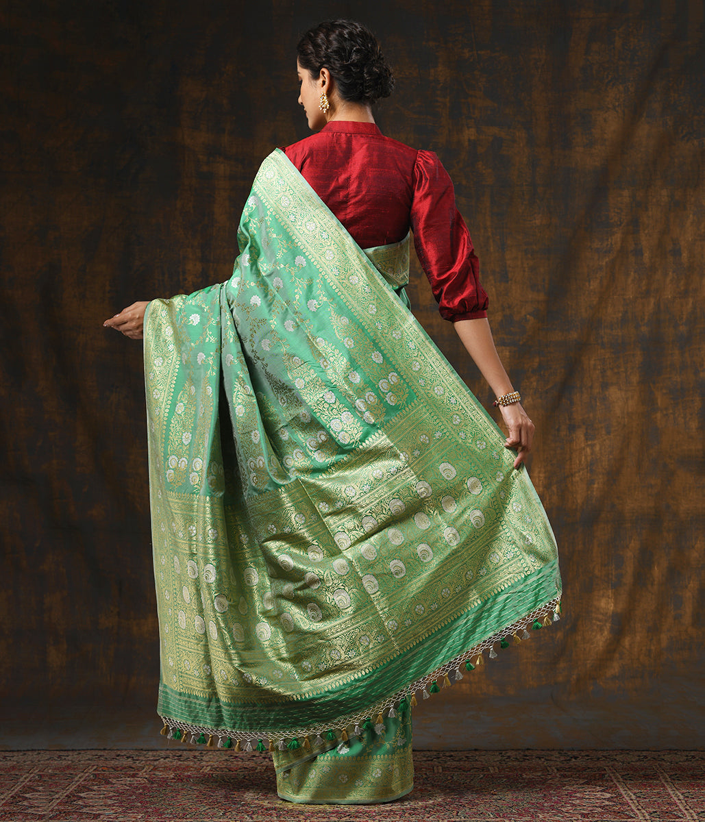 Handloom_Light_Green_Dual_Tone_Banarasi_Jangla_with_Floral_Jaal_WeaverStory_03