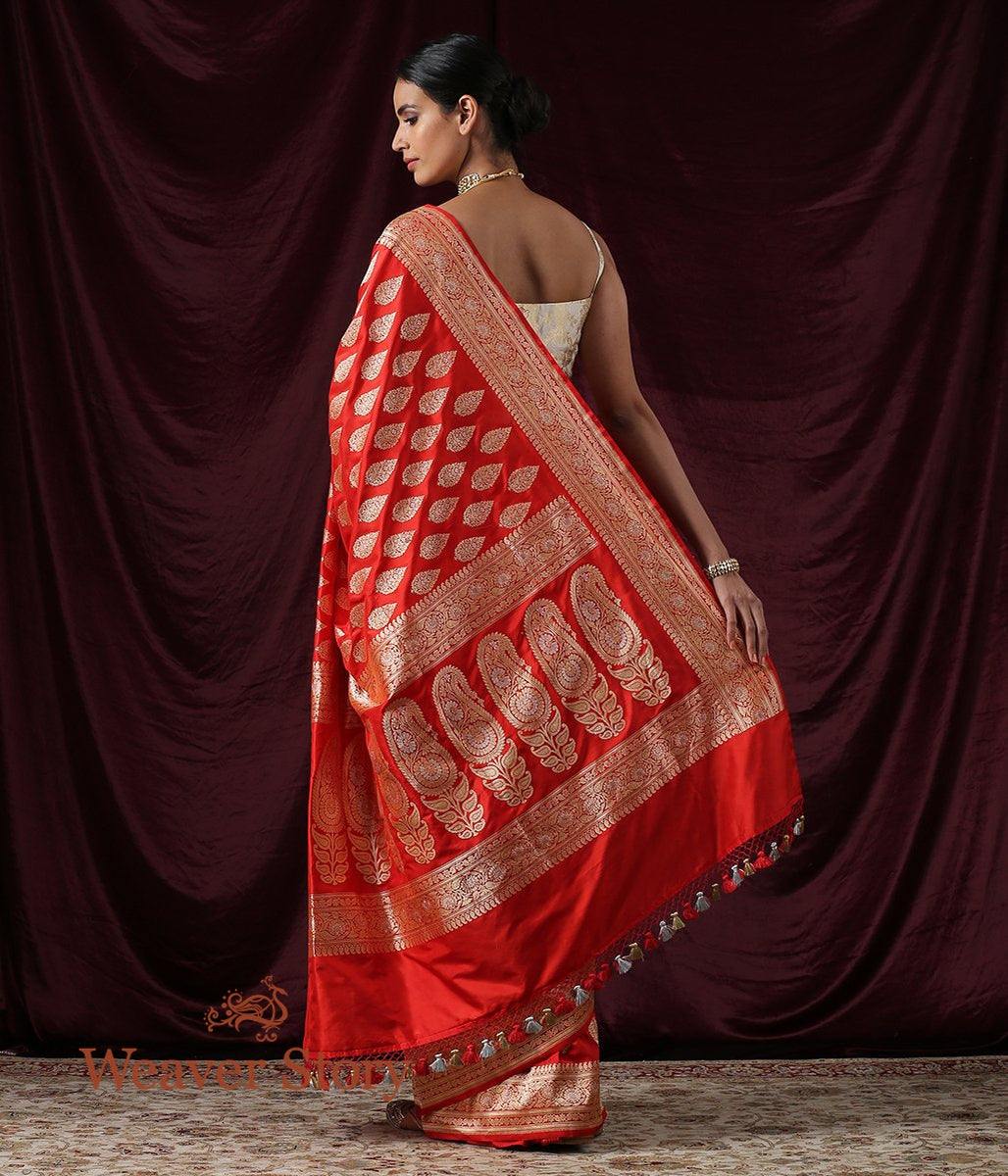 Handwoven_Red_Mughal_Booti_Jangla_Saree_WeaverStory_03