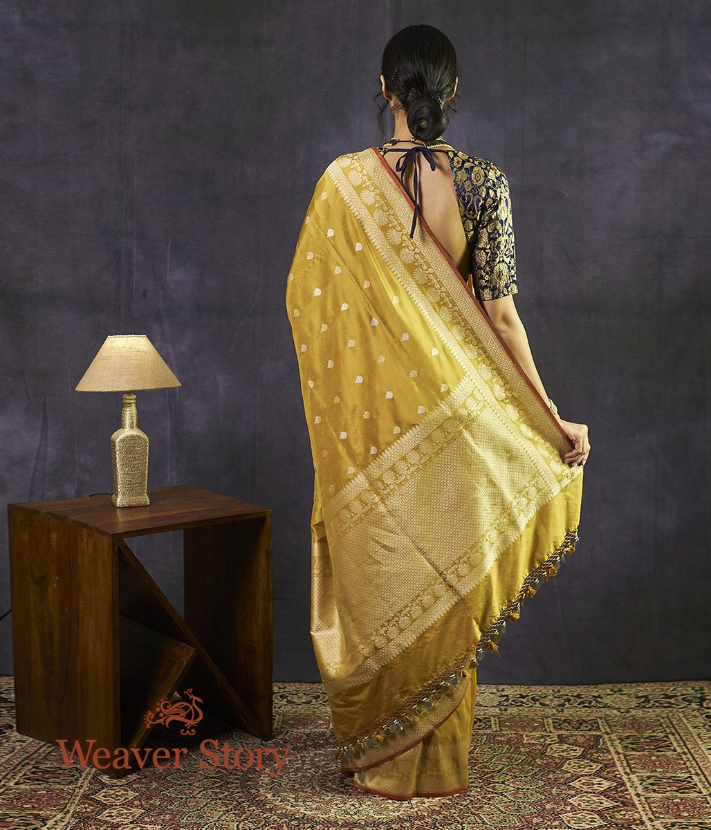 Handwoven_Mustard_Kadhwa_Booti_Saree_WeaverStory_03