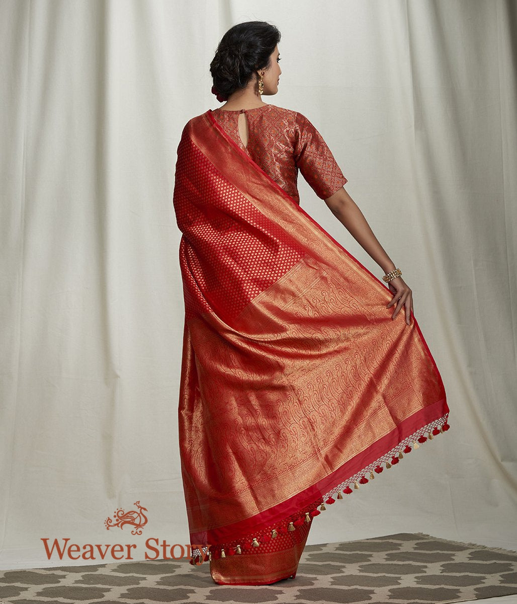 Handwoven_Red_Katan_Zari_Tanchoi_Saree_with_Floral_Booti_WeaverStory_03