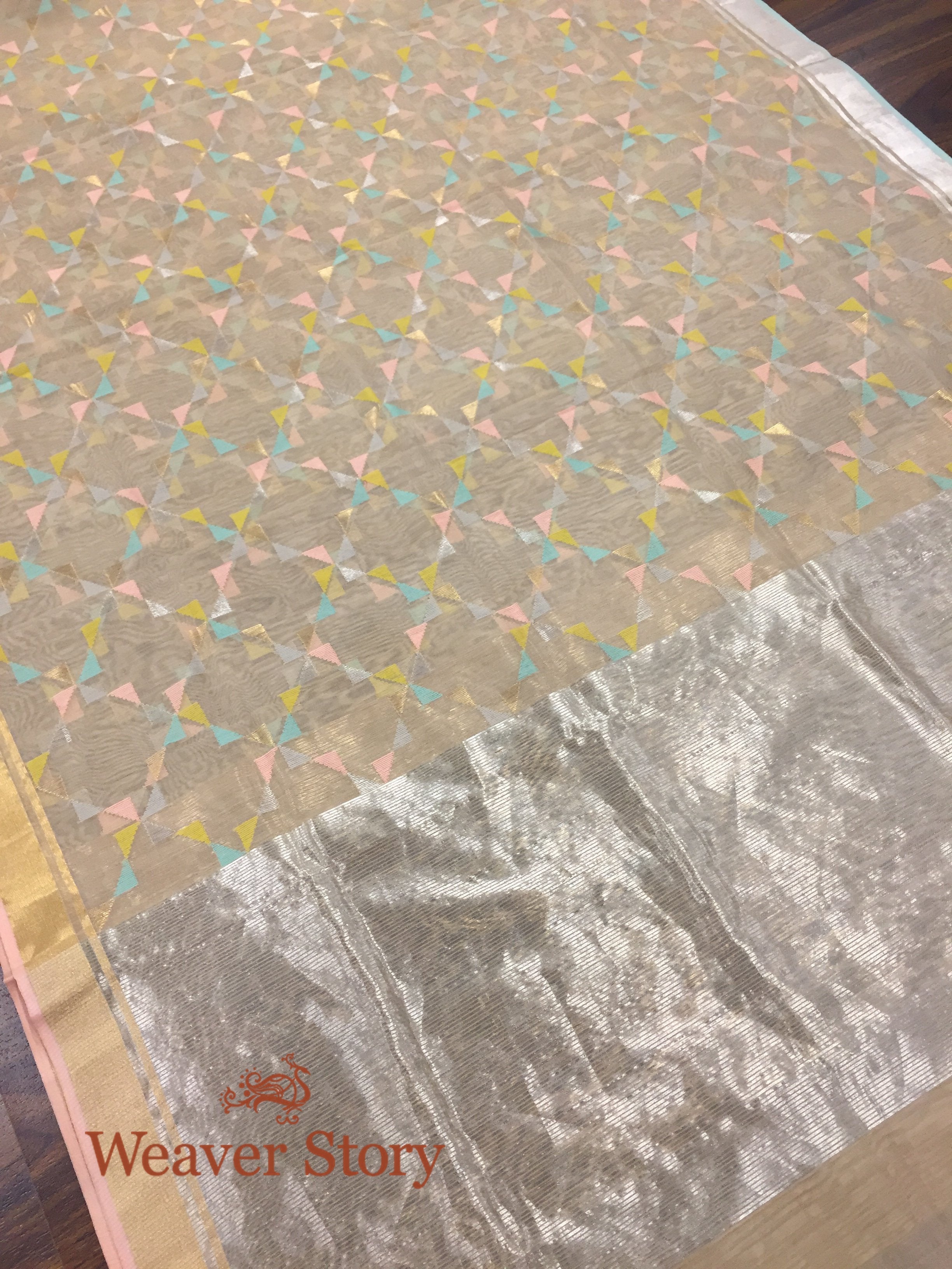 Handloom_Cotton_Silk_Triangle_Motif_Dupatta_WeaverStory_04