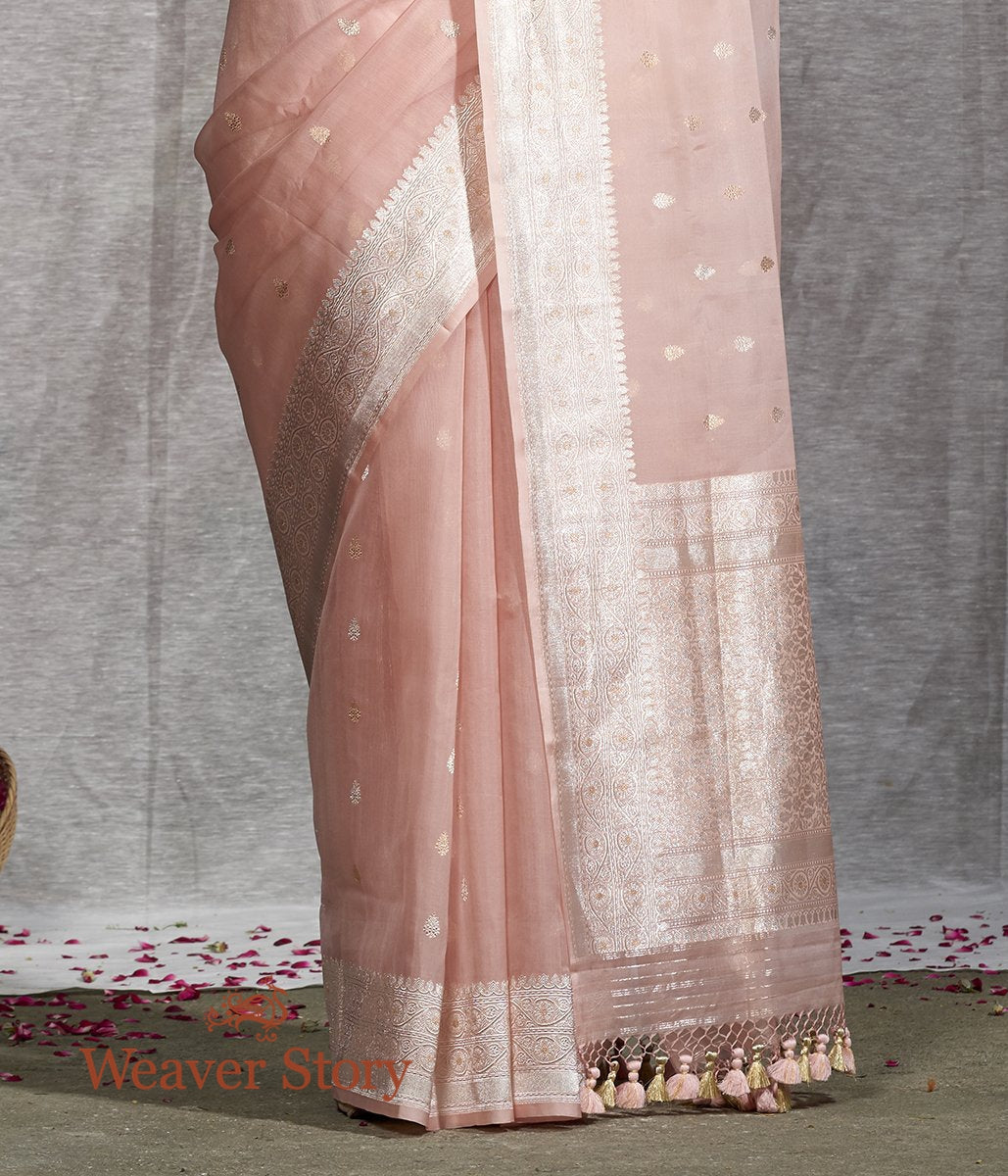 Handwoven_Light_Pink_Kora_Silk_Banarasi_Saree_WeaverStory_04