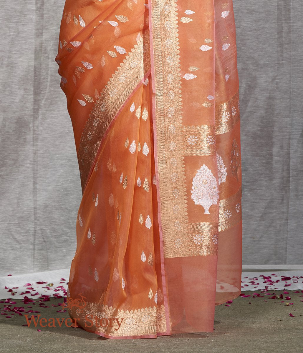 Handwoven_Peach_Kora_Silk_Banarasi_with_Sona_Rupa_Zari_WeaverStory_04
