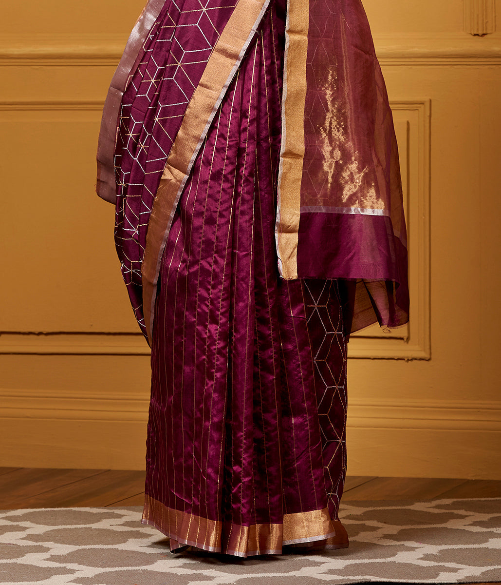 Handloom_Pure_Silk_Chanderi_Saree_with_a_gold_Zari_Geometric_Jaal_WeaverStory_04