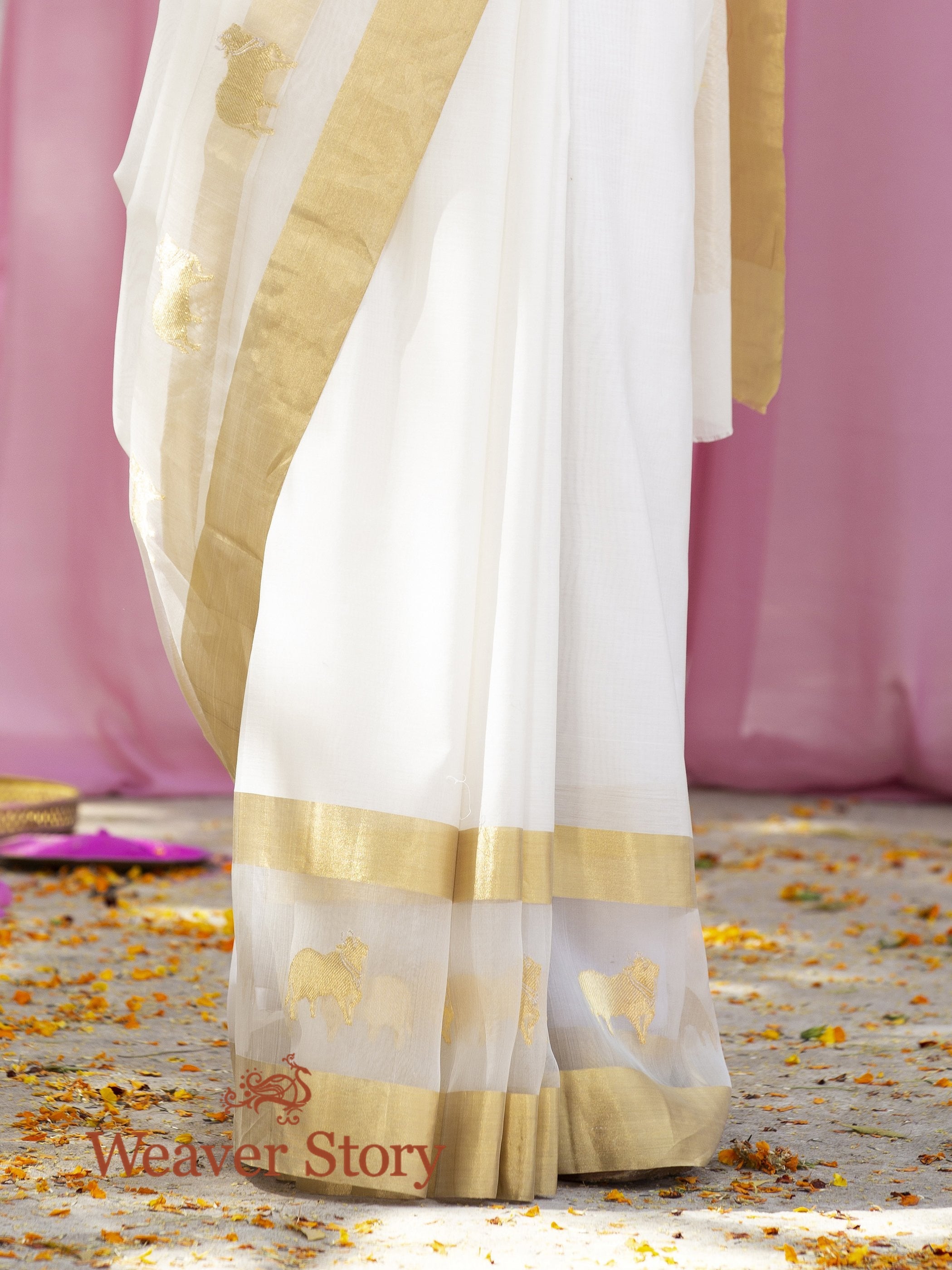 Handwoven_White_Mercerised_Cotton_Chanderi_Saree_with_Zari_Motifs_WeaverStory_04