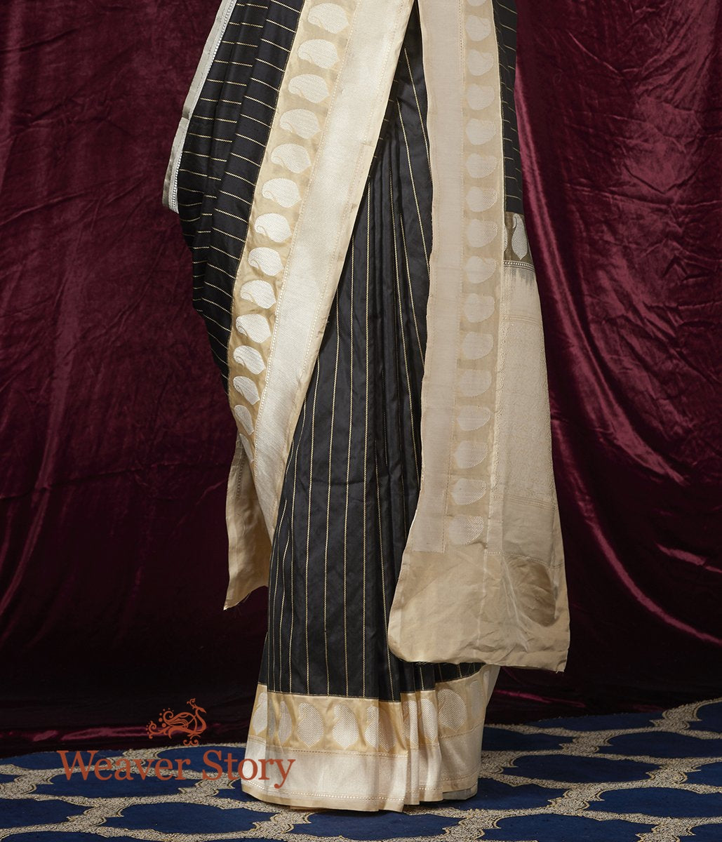 Handloom_Black_Katan_Silk_Saree_with_Stripes_and_Kadhiyal_Border_in_OffWhite_WeaverStory_04