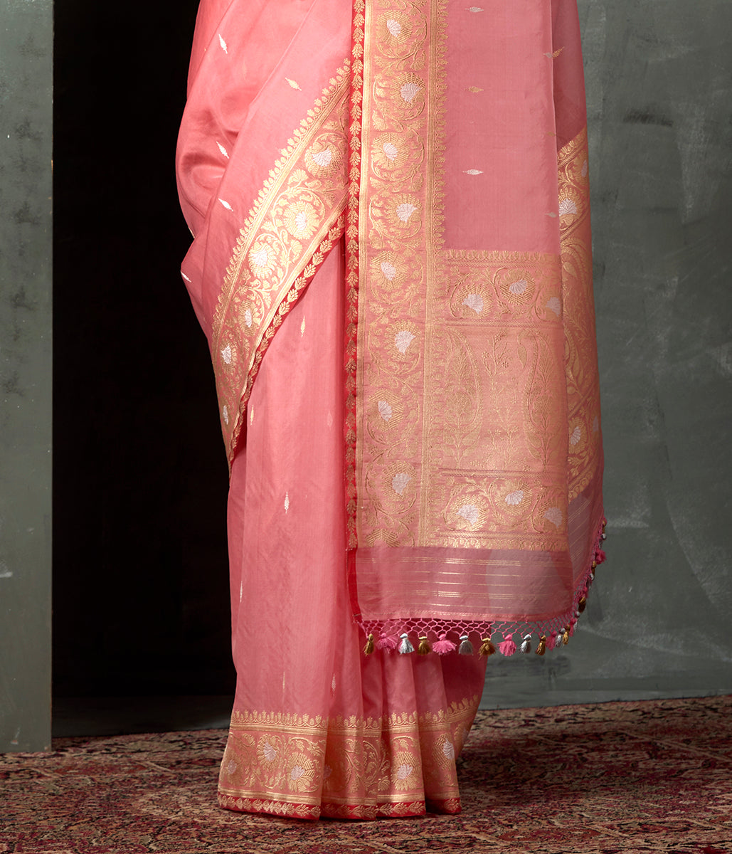 Handloom_Light_Pink_Kadhwa_Kora_Saree_with_Red_Selvedge_WeaverStory_04