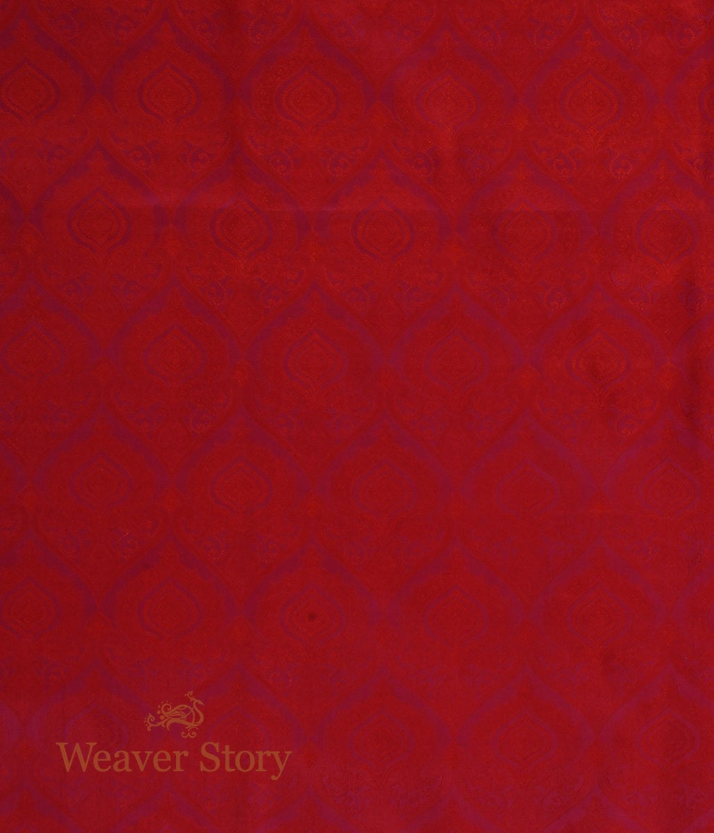 Handloom_Rani_Pink_Tanchoi_Fabric_with_Floral_Weave_WeaverStory_04