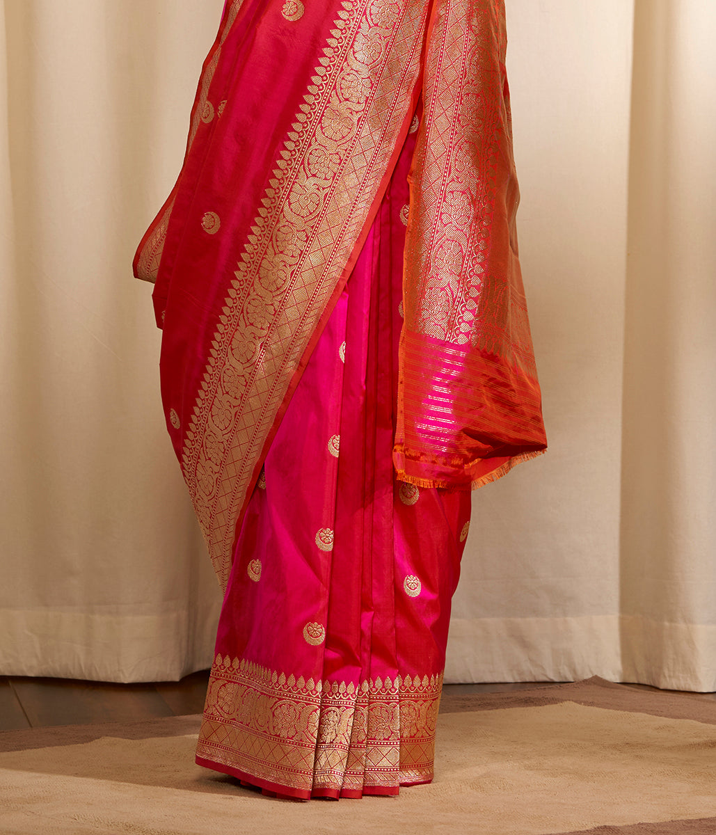 Handwoven_Pink_Orange_Chand_Boota_Saree_WeaverStory_04