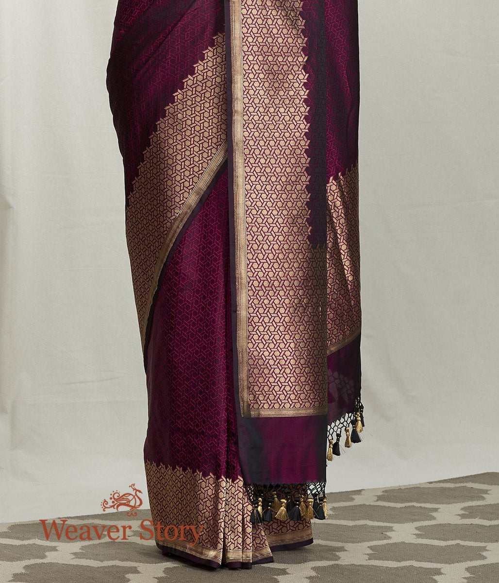 Handwoven_Black_and_Pink_Dual_Tone_Honeycomb_Weave_Banarasi_Saree_WeaverStory_04