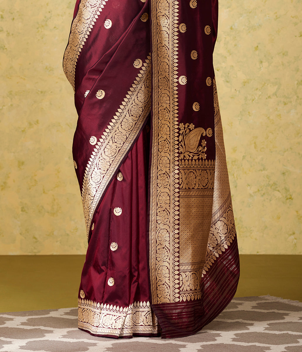 Handwoven_Maroon_Dual_Tone_Chaand_Boota_Saree_WeaverStory_04