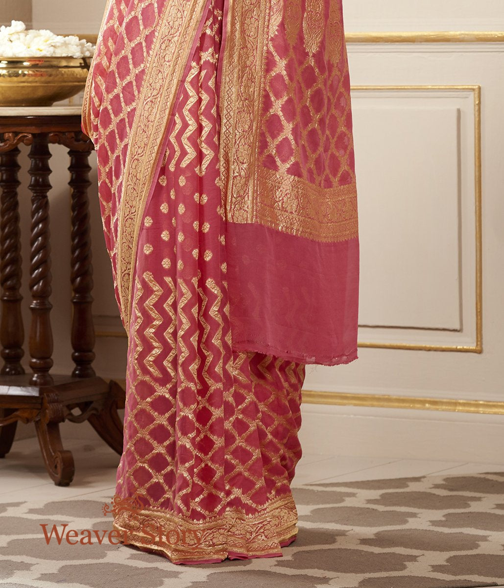 Handloom_Coral_Pink_Banarasi_Georgette_Saree_WeaverStory_04