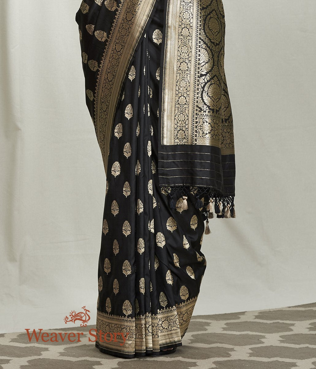 Handwoven_Black_Banarasi_Cutwork_Booti_Saree_WeaverStory_04