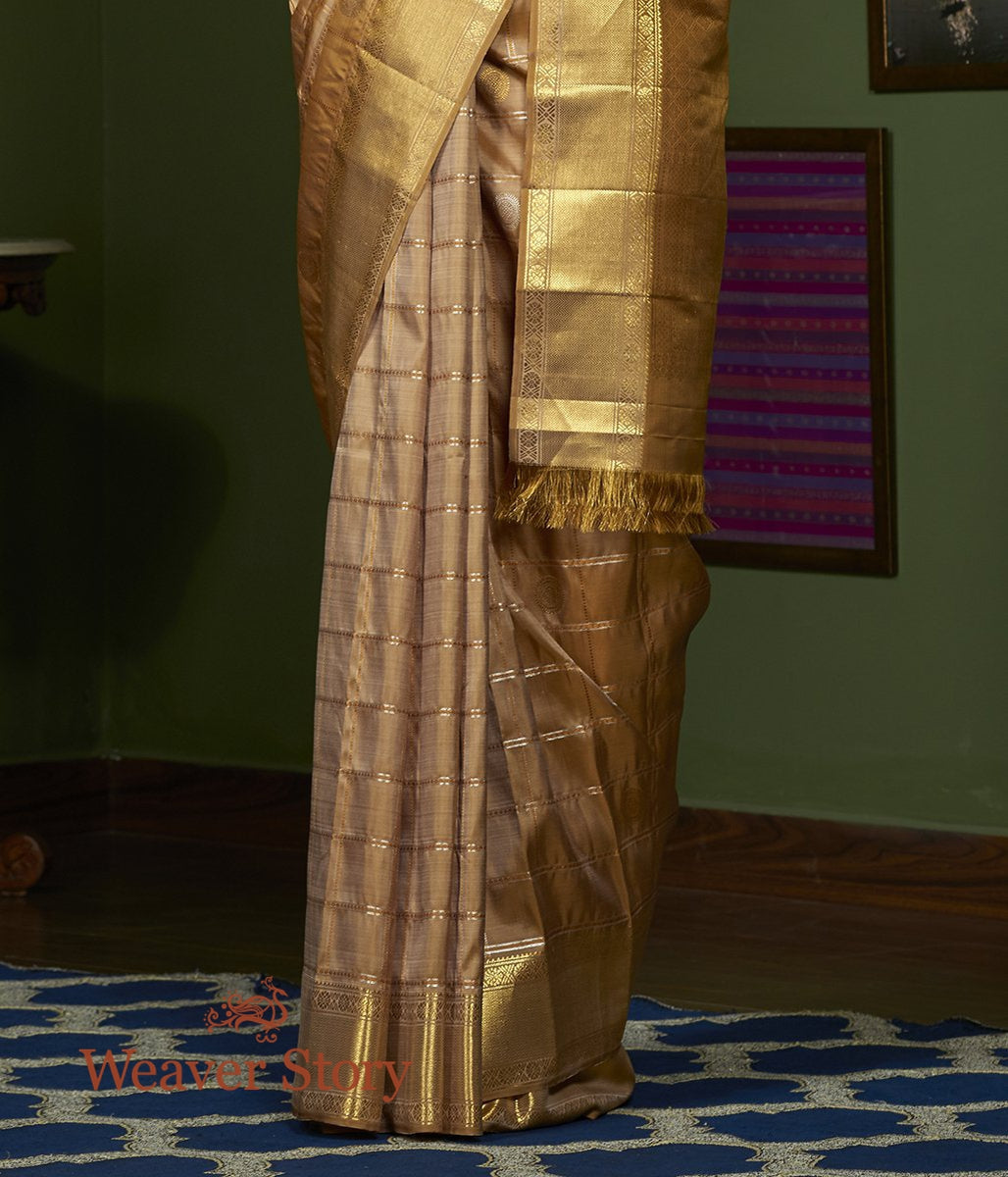 Handloom_Gold_Kanjivaram_Silk_Saree_WeaverStory_04