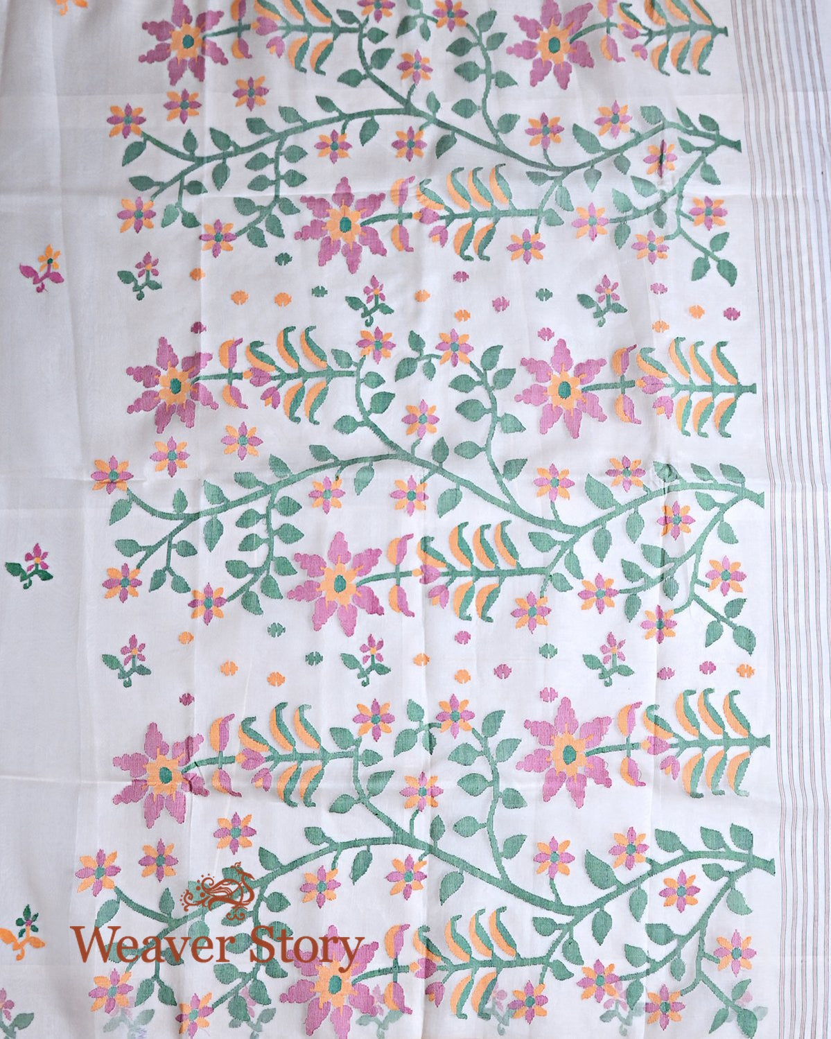 Handwoven_Offwhite_Silk_Muslin_Jamdani_Saree_with_Heavy_Pallla_WeaverStory_04