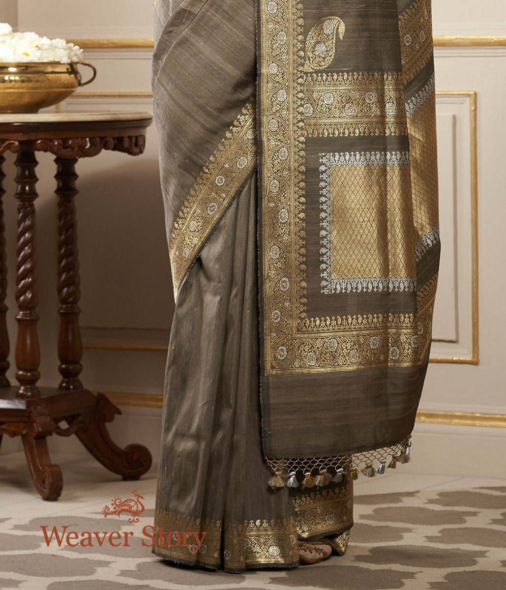 Handloom_Grey_Tusser_Silk_Banarasi_Saree_with_Kadhwa_Border_WeaverStory_04