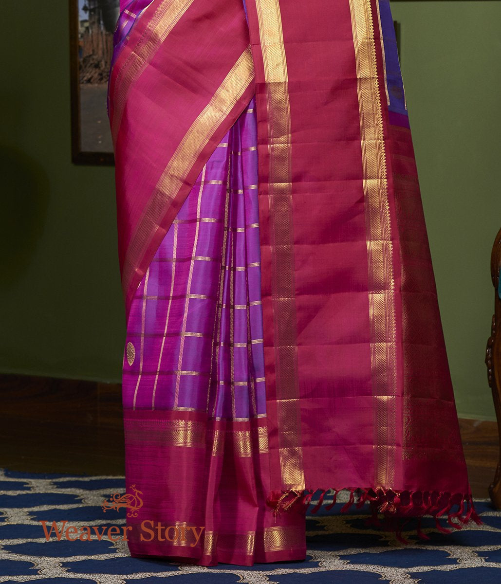 Handwoven_Purple_Real_Zari_Kanjivaram_Silk_Saree_with_Red_Border_and_Pallu_WeaverStory_04