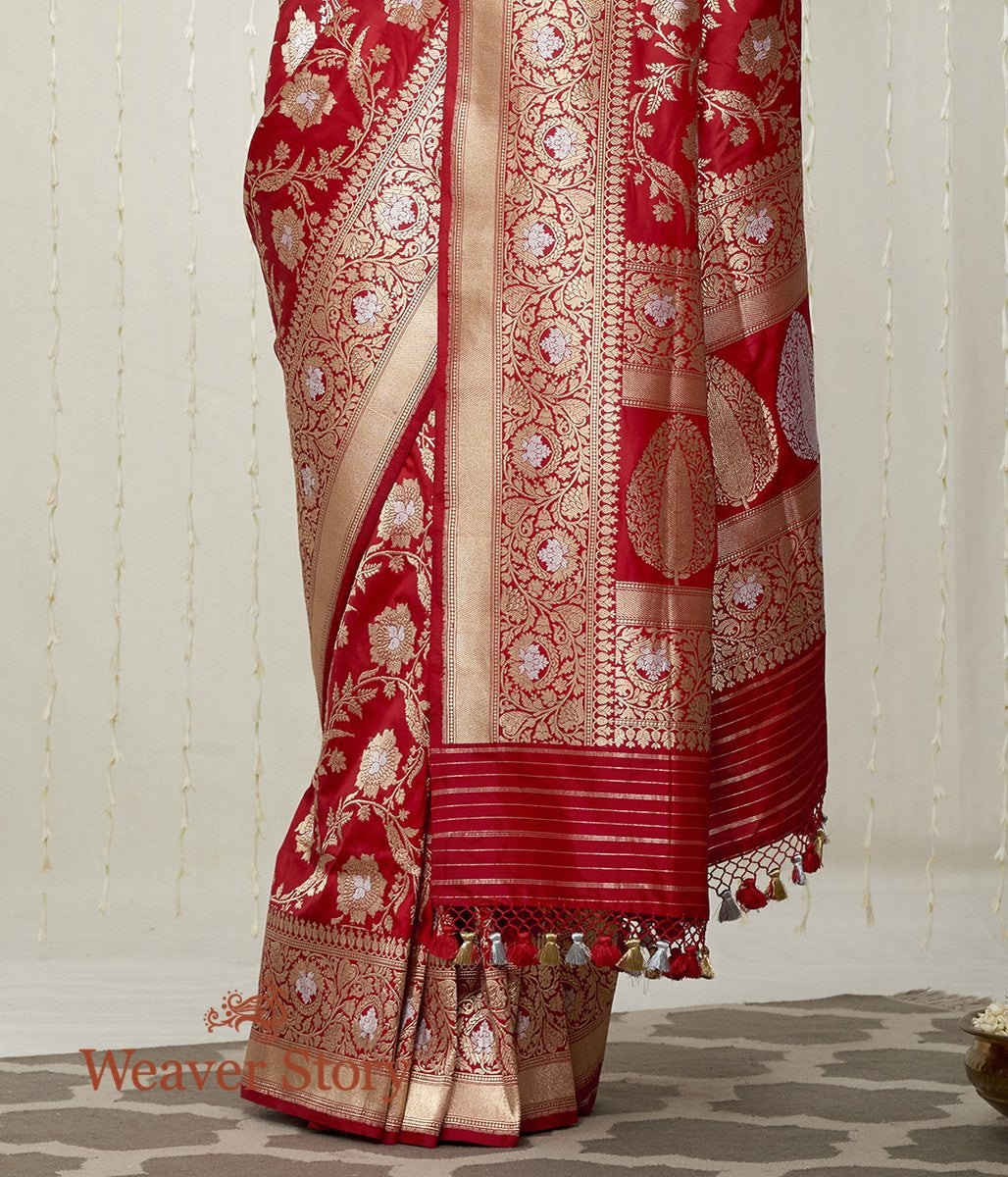 Handwoven_Red_Kadhwa_Jangla_Saree_Woven_with_Sona_Rupa_Zari_WeaverStory_04