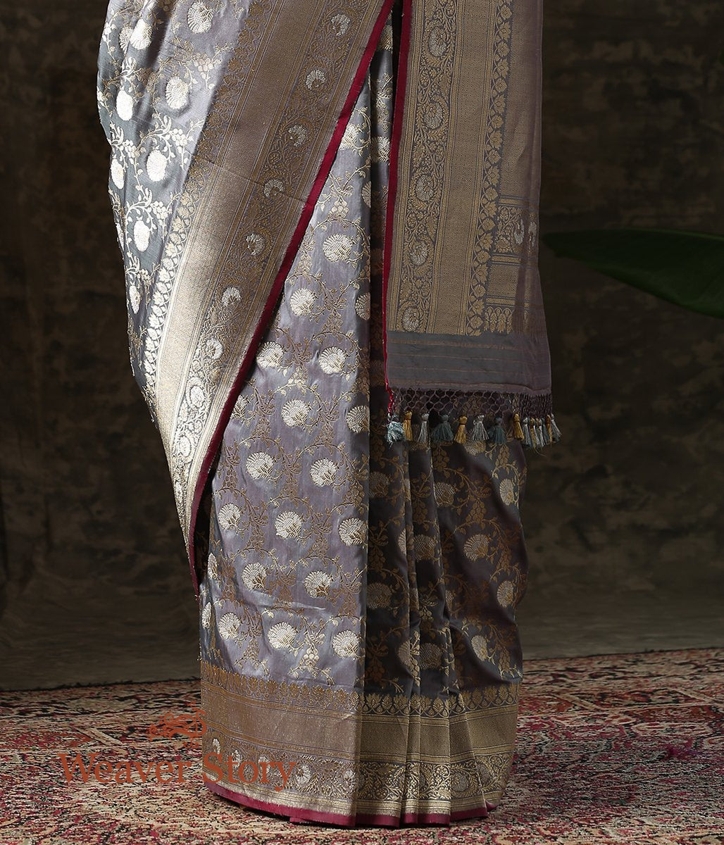 Handloom_Grey_Kadhwa_Banarasi_Saree_with_Sona_Rupa_Zari_WeaverStory_04