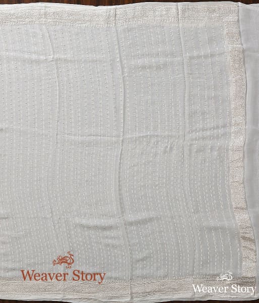 Handwoven_White_Georgette_Dupatta_with_Silver_Zari_WeaverStory_04