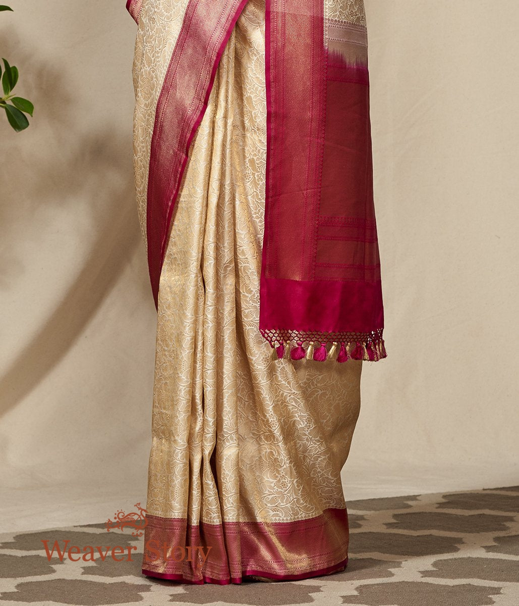 Handloom_OffWhite_and_Pink_Zari_Kimkhab_Banarasi_Saree_WeaverStory_04