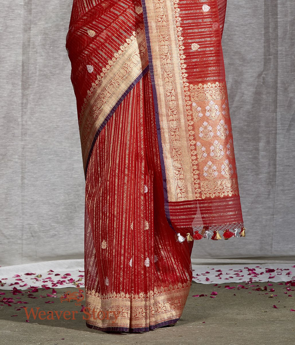 Handwoven_Red_Kora_Silk_Banarasi_Saree_WeaverStory_04
