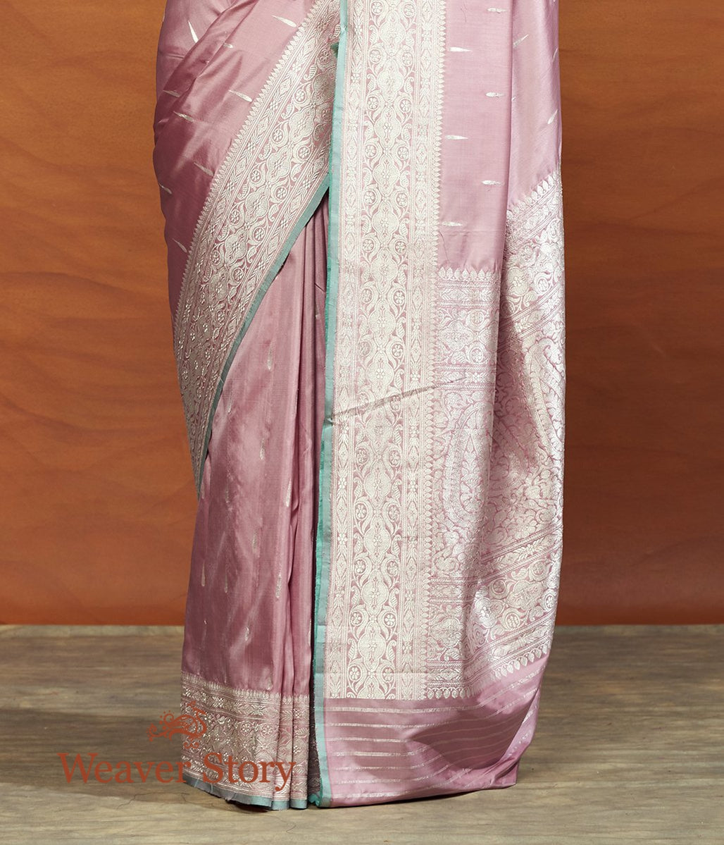 Handwoven_Light_Pink_Kadhwa_Booti_Saree_with_Silver_Zari_WeaverStory_04