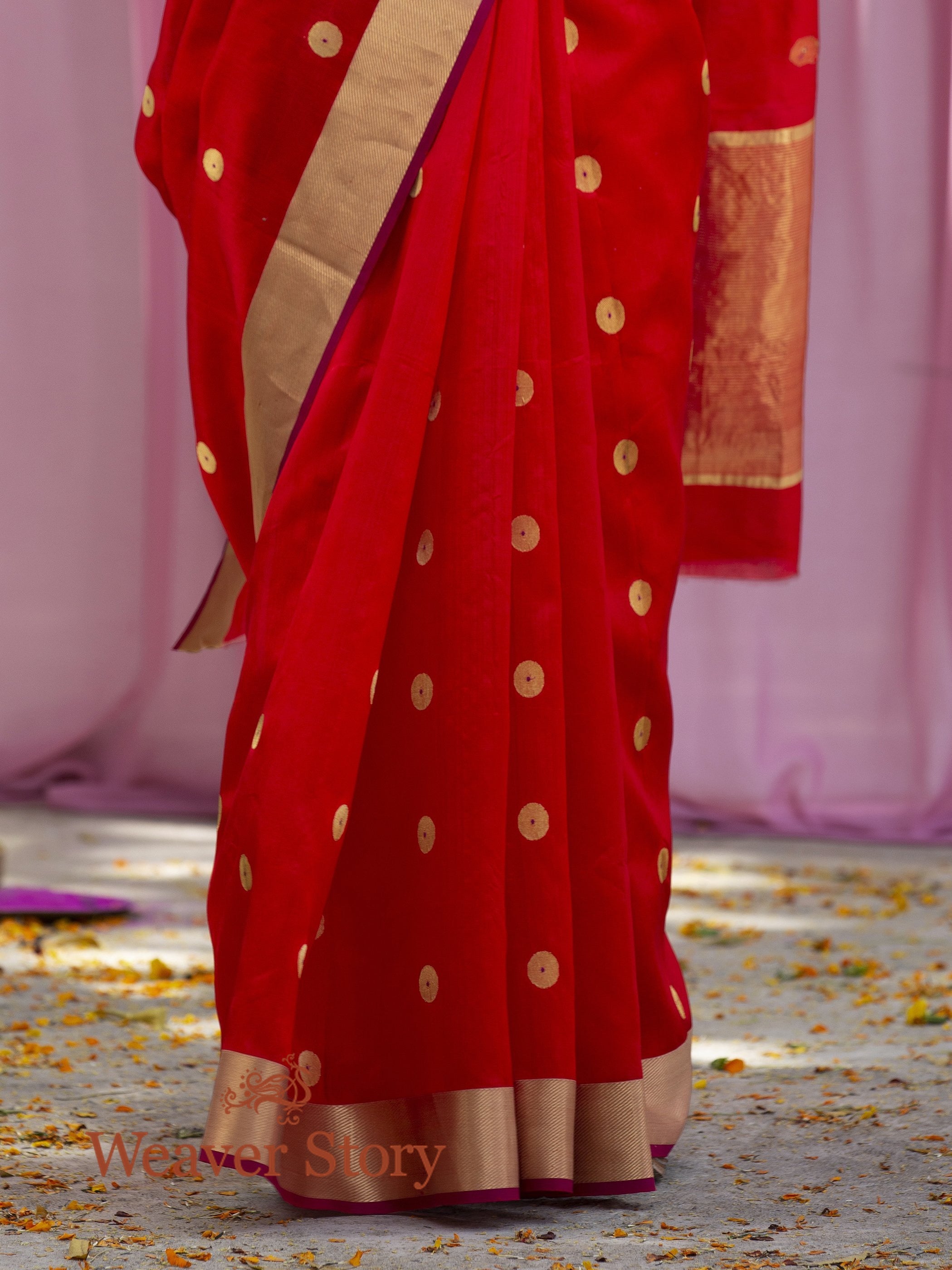 Handwoven_Red_Asharfi_Booti_Chanderi_Silk_Saree_WeaverStory_04