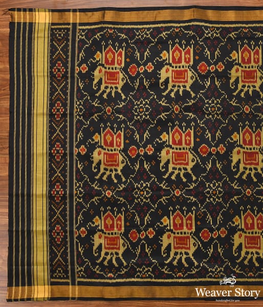 Handwoven_Single_Ikat_Patola_Dupatta_in_black_WeaverStory_04