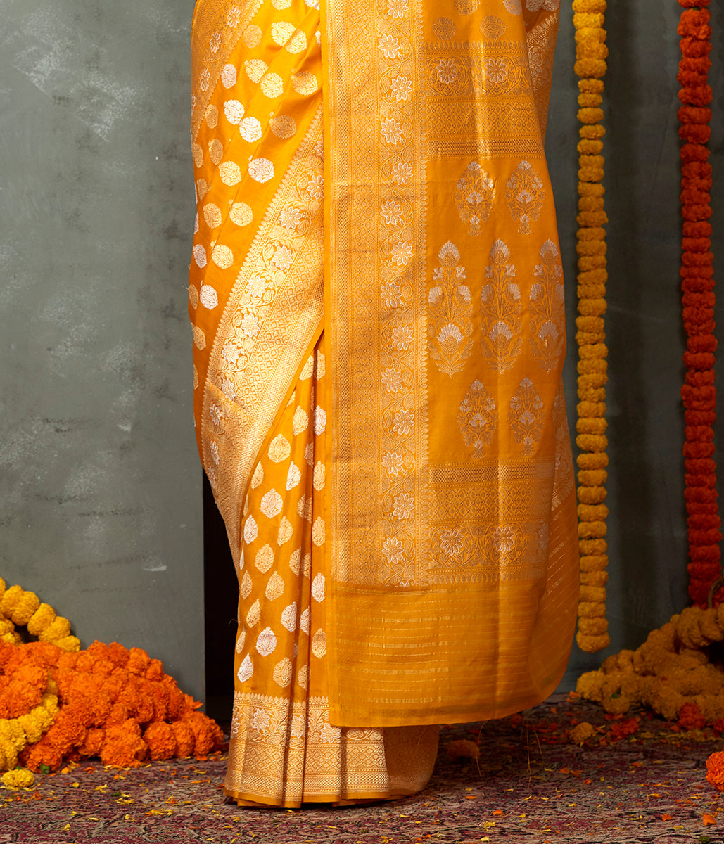 Handloom_Mango_Yellow_Kadhwa_Jangla_WeaverStory_04