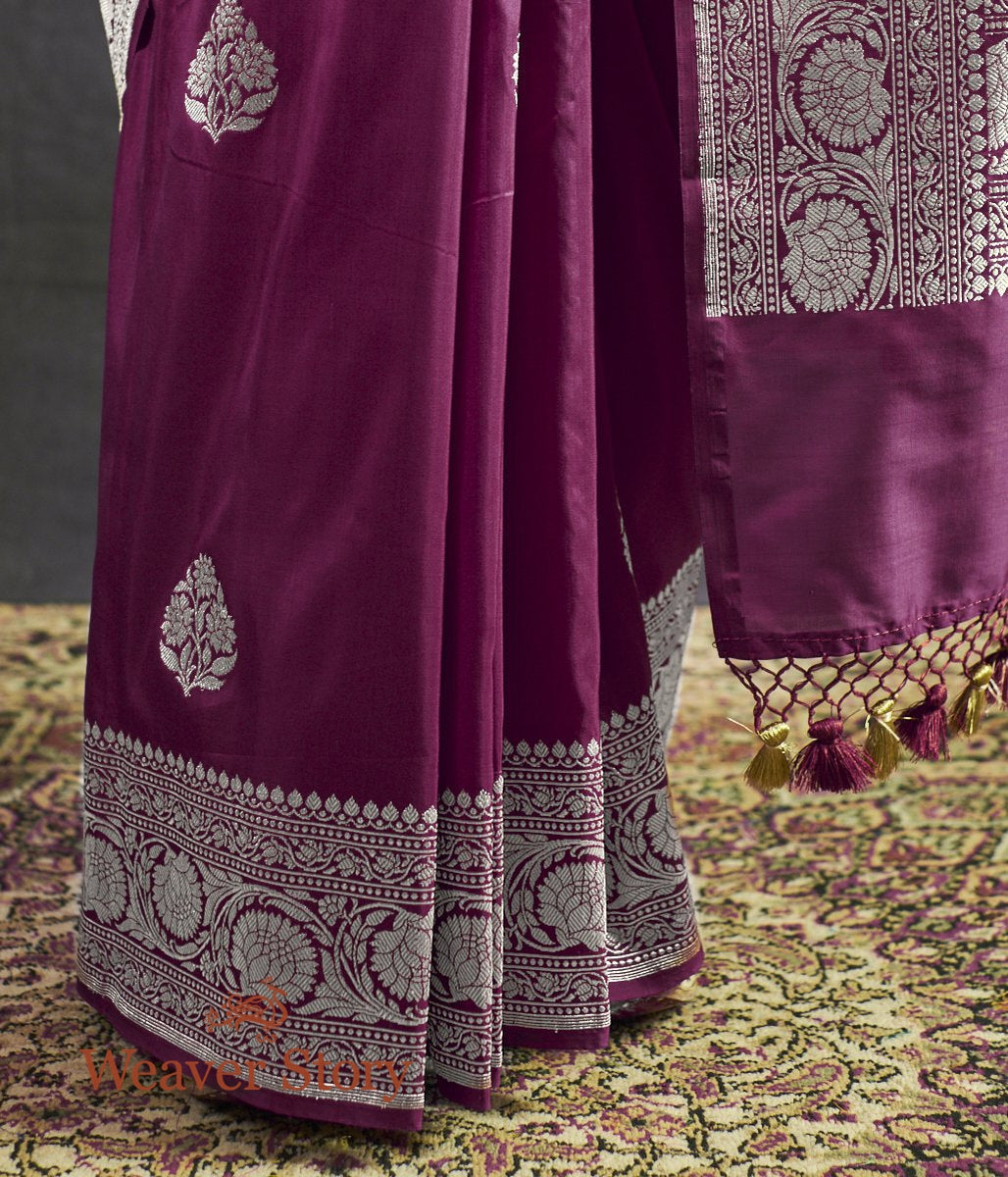 Handwoven_Wine_Kadhwa_Boota_Saree_with_Gold_Border_WeaverStory_04