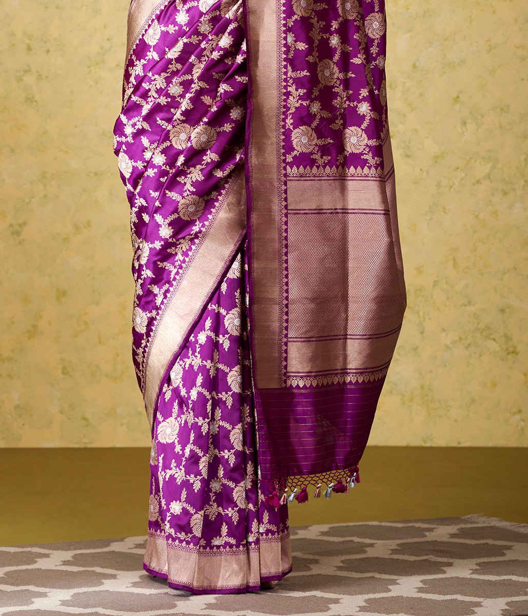Handloom_Purple_Floral_Kadhwa_Jangla_Saree_WeaverStory_04