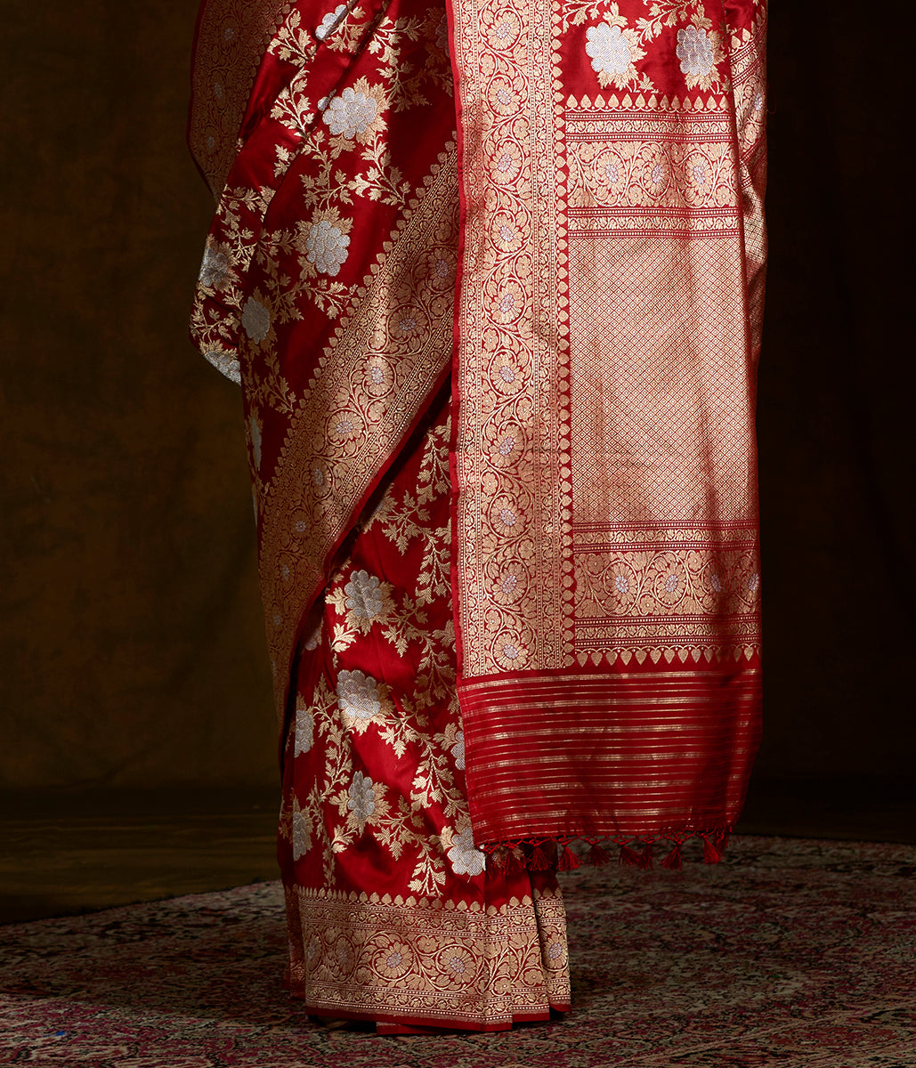 Bridal_red_sona_rupa_kadhwa_angoor_jangla_WeaverStory_04