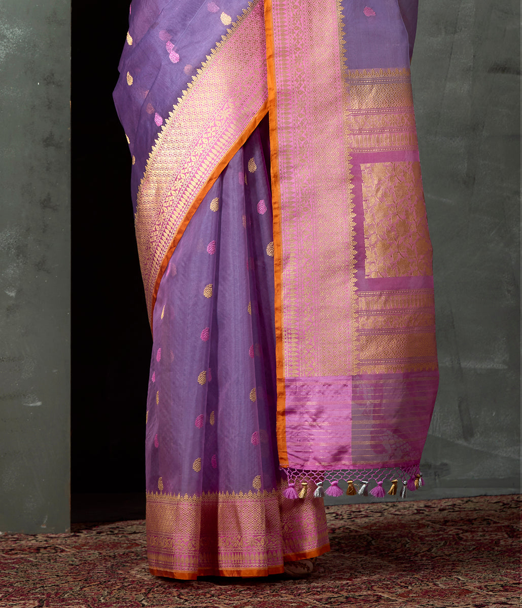 Handwoven_Lavender_Kora_Saree_With_Pink_Kadhiyal_Border_WeaverStory_04
